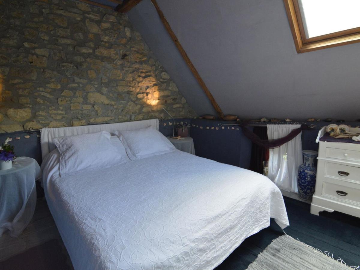 Enchanting Cottage With Terrace Garden Hamoir Bagian luar foto