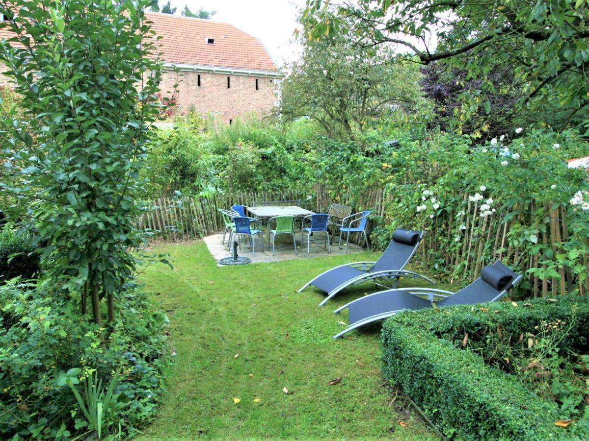Enchanting Cottage With Terrace Garden Hamoir Bagian luar foto